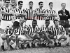 1958-em-pe-dalmo-zito-urubatao-formiga-getulio-e-laercio-agachados-dorval-jair-rosa-pinto-coutinho-pele-e-pepe
